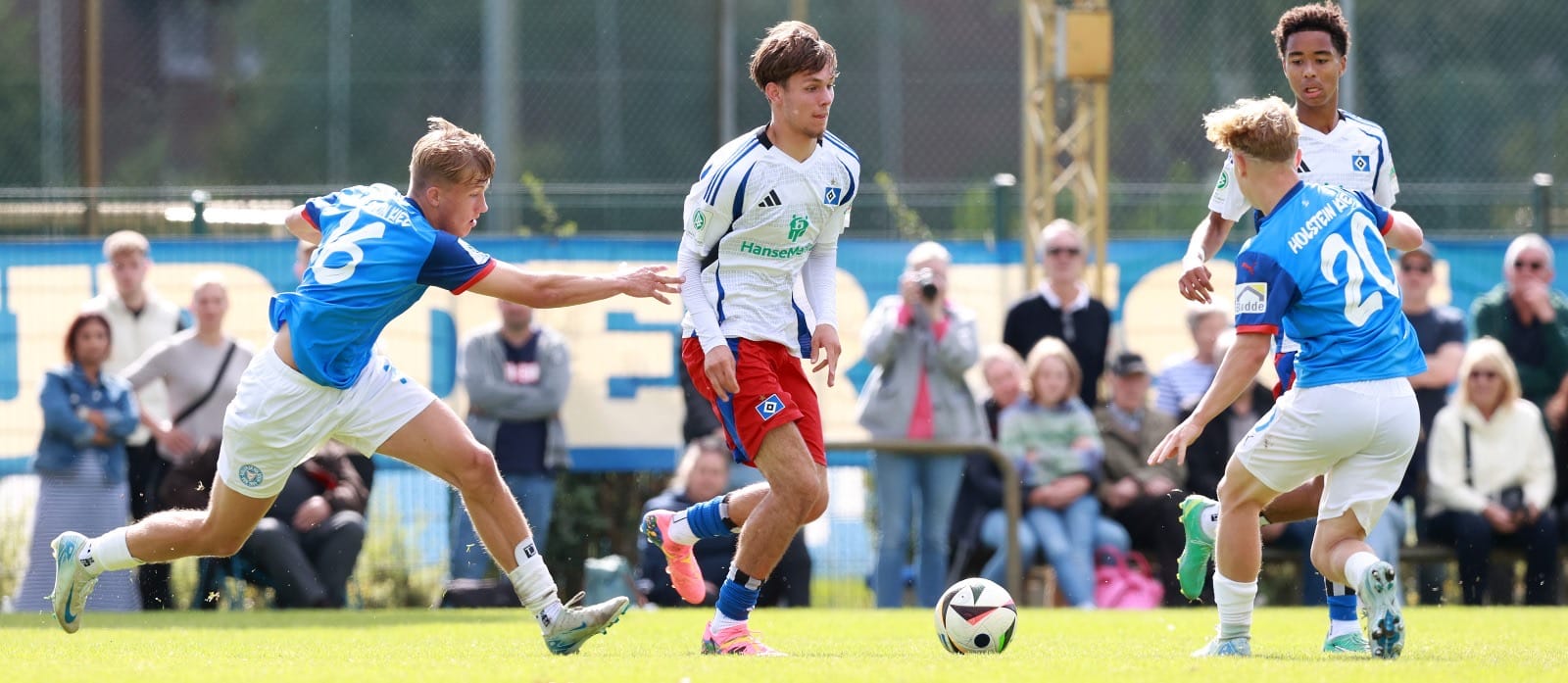 HSV - Holstein Kiel U19 (Foto: Michael Schwarz)