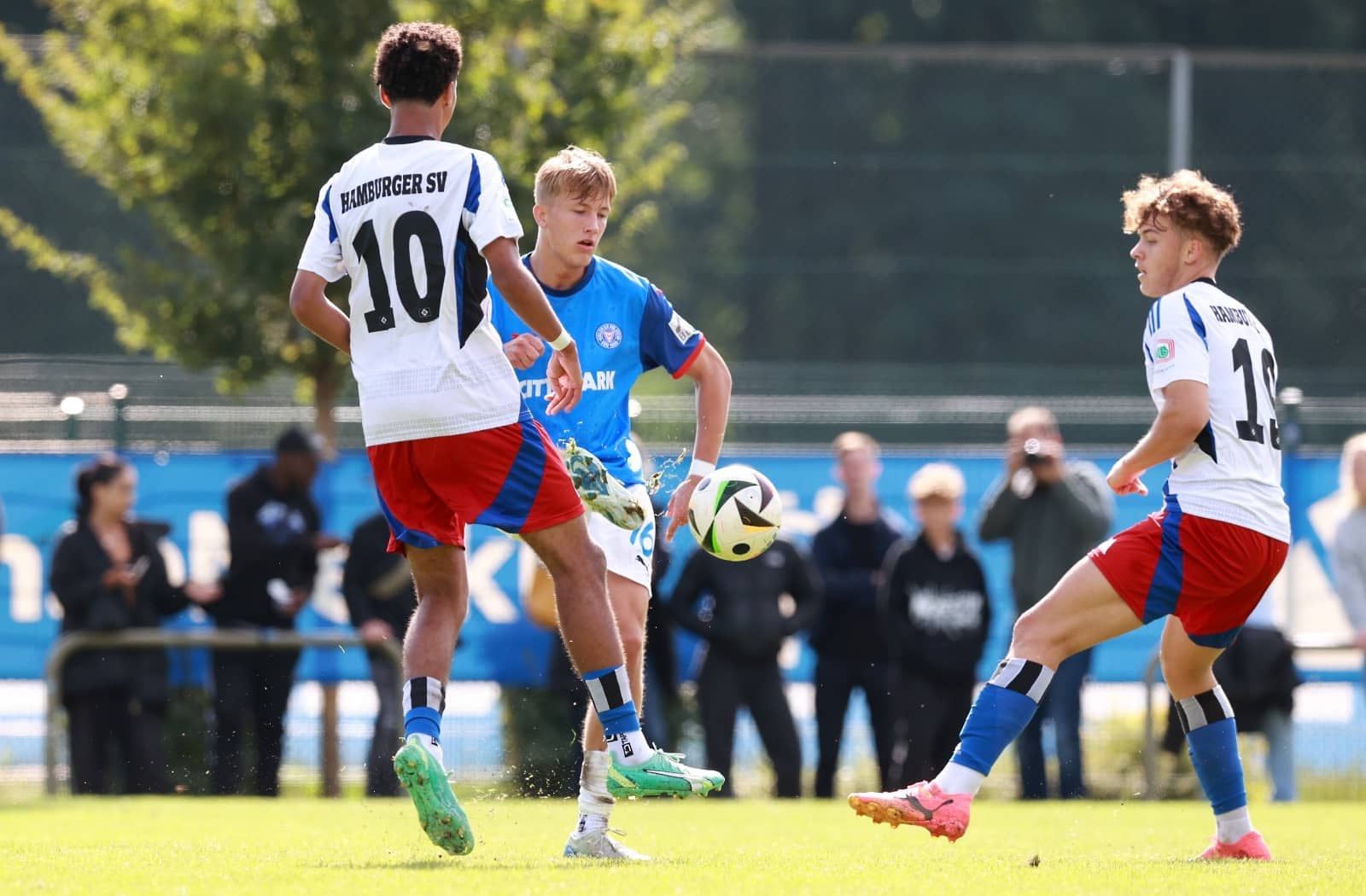 HSV - Holstein Kiel U19 (Foto: Michael Schwarz)