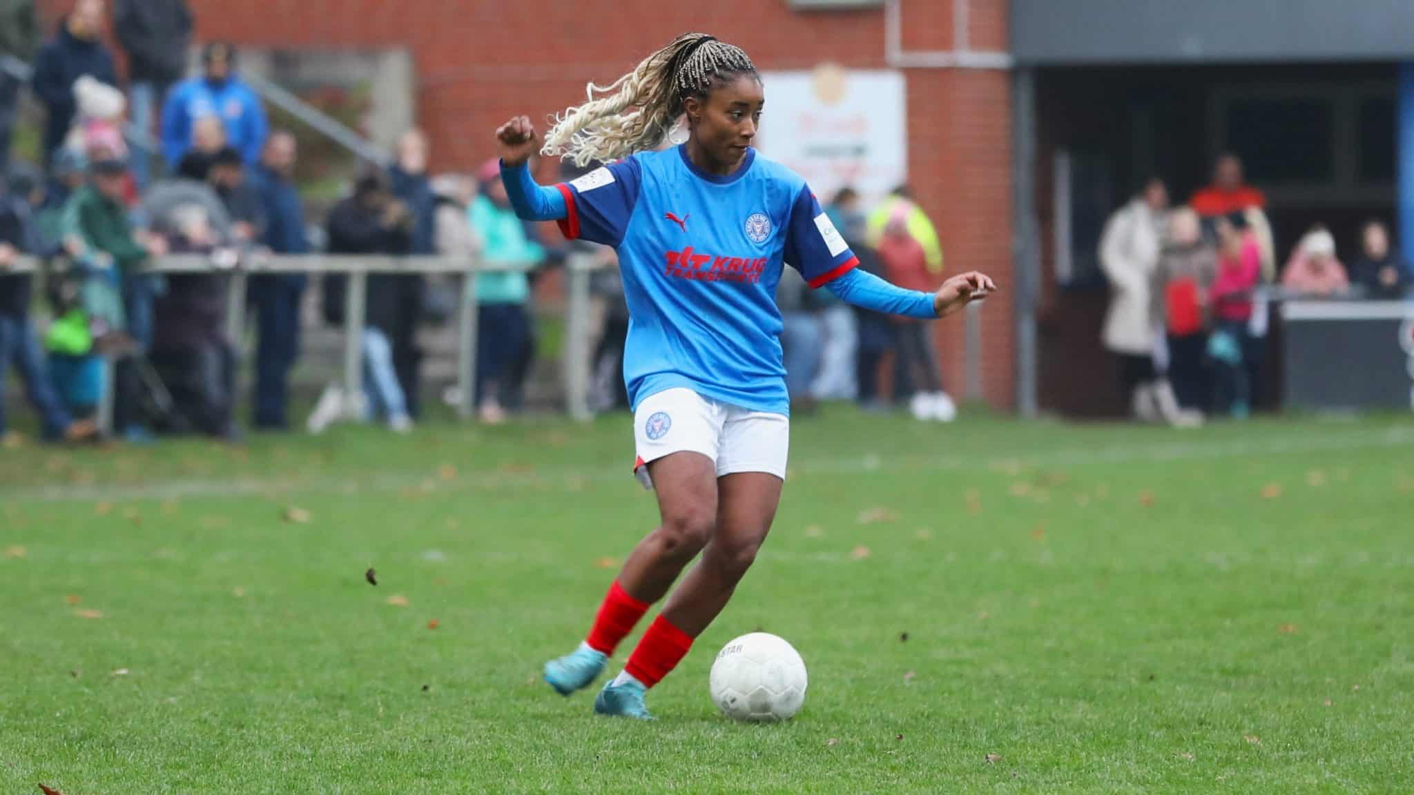 Janine Minta gegen St Pauli 01